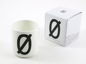 | Typographie Tasse | Arne Jacobsen | Design Letters